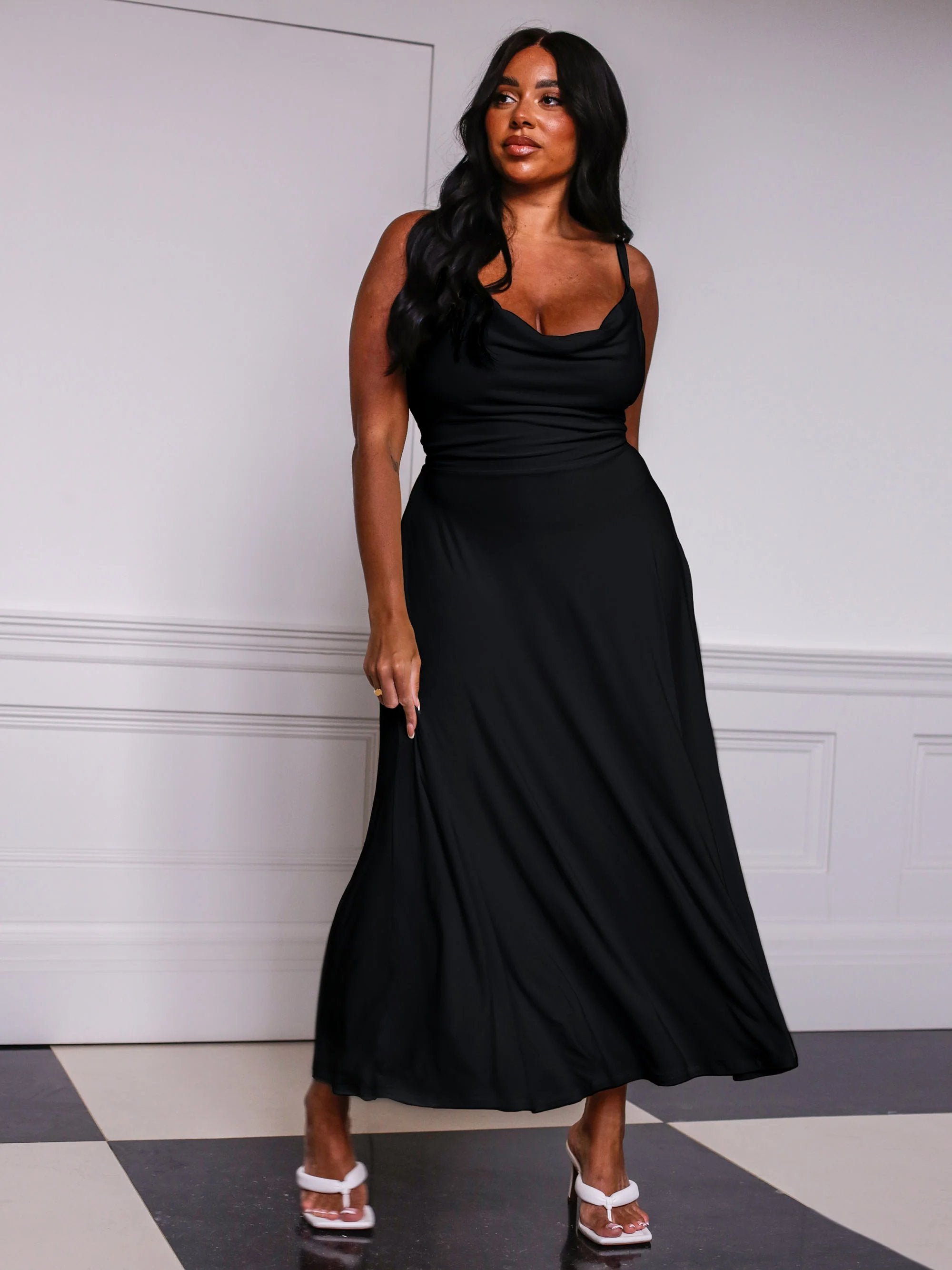 Damen Wendekleid Richelle | Drapierter Ausschnitt & Korsett-Schnürung | Blickdicht & Pflegeleicht
