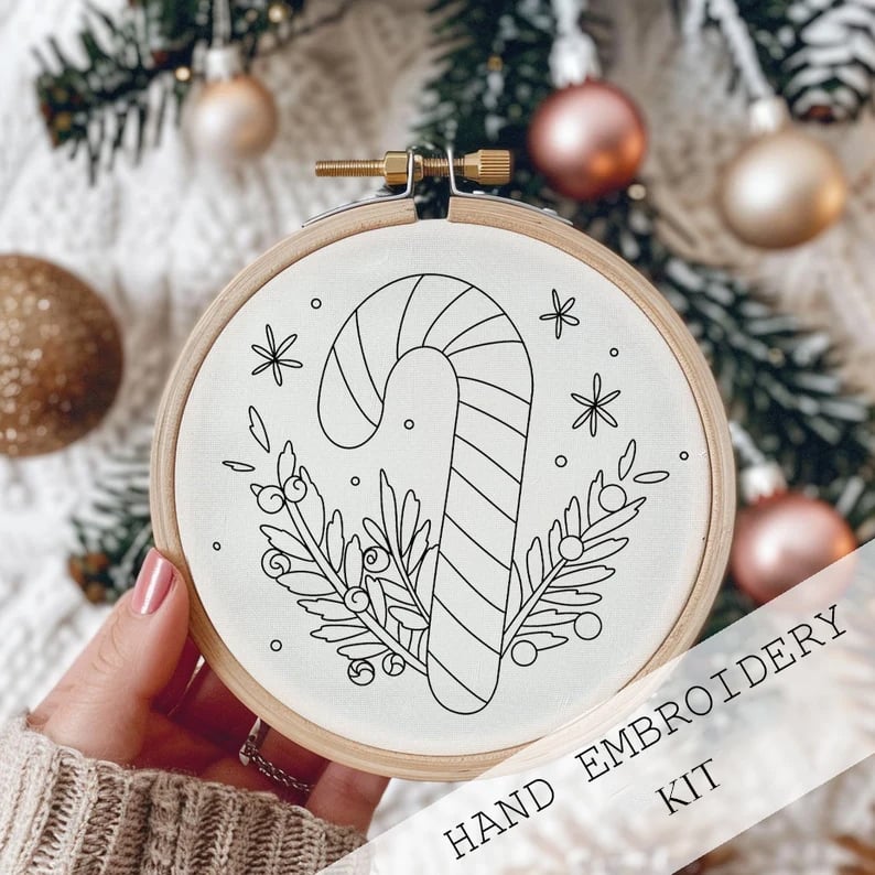 Stickset Winter Schneedorf | Komplettset mit Stickrahmen, Garn & Anleitung | Anfängerfreundlich