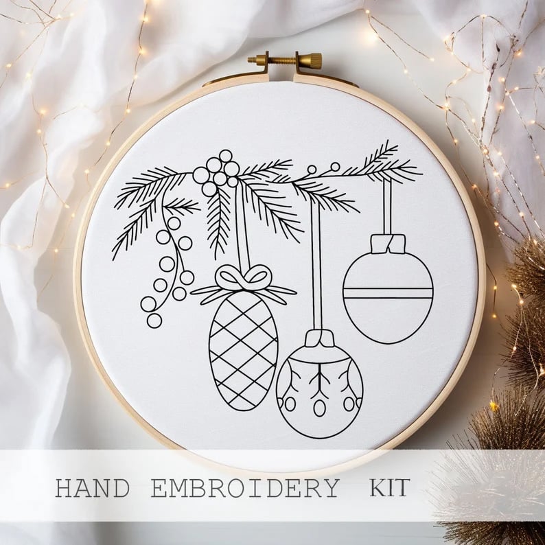 Stickset Winter Schneedorf | Komplettset mit Stickrahmen, Garn & Anleitung | Anfängerfreundlich