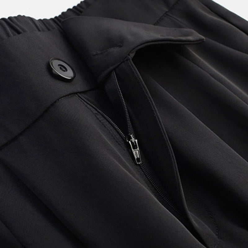 Weit geschnittene Hose mit hoher Taille