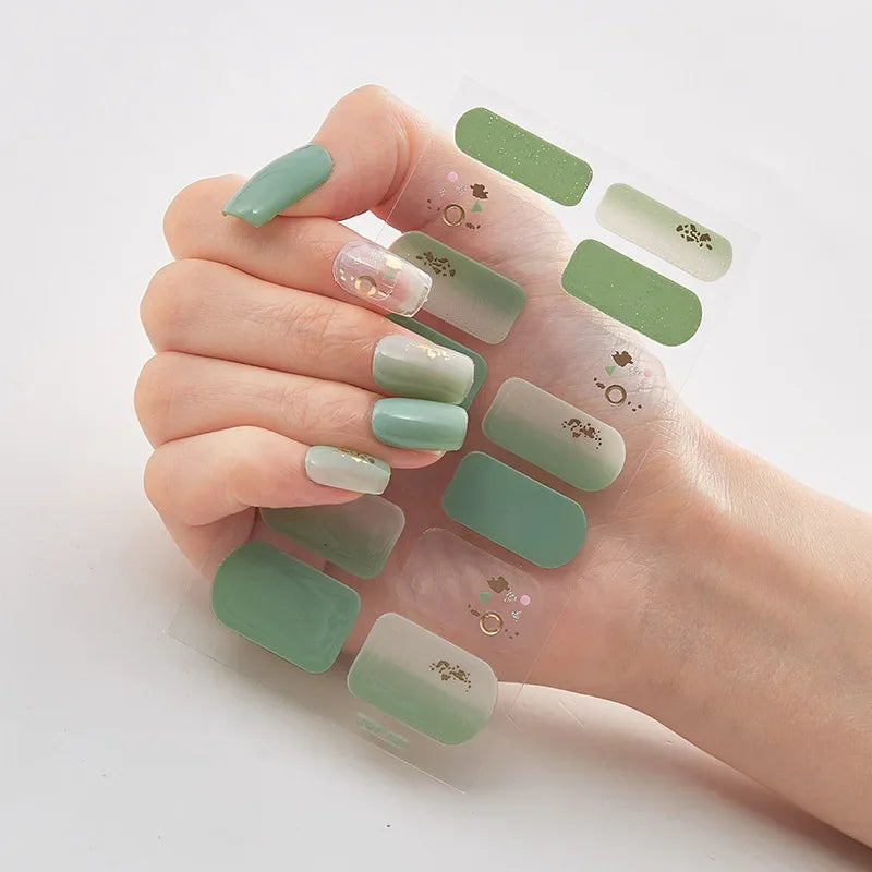 Weihnachtliche Nagelsticker | Festliche Designs | Einfach aufzutragen