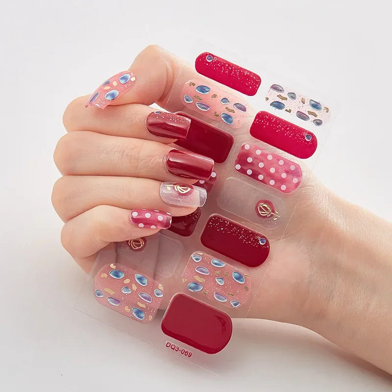 Weihnachtliche Nagelsticker | Festliche Designs | Einfach aufzutragen