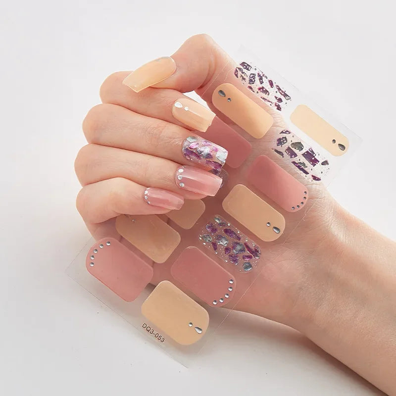 Weihnachtliche Nagelsticker | Festliche Designs | Einfach aufzutragen
