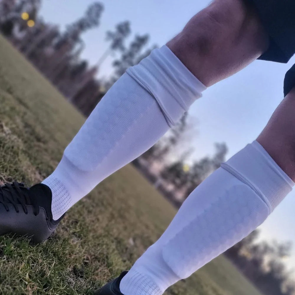 Fußball Schienbeinschoner | Integrierte Kompressionssocke | EVA-Schaumstoffpolsterung