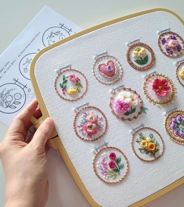 Stickrahmen Set „Kleiner Blumenrahmen“ | DIY Stickerei | 12 Designs | Für Anfänger