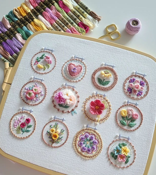Stickrahmen Set „Kleiner Blumenrahmen“ | DIY Stickerei | 12 Designs | Für Anfänger
