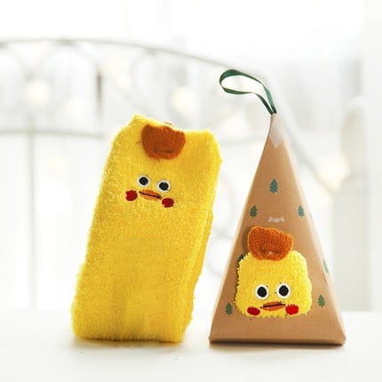 Weihnachts-Socken im Geschenkbox-Design | Flauschige Haus- & Kuschelsocken | Universalgröße