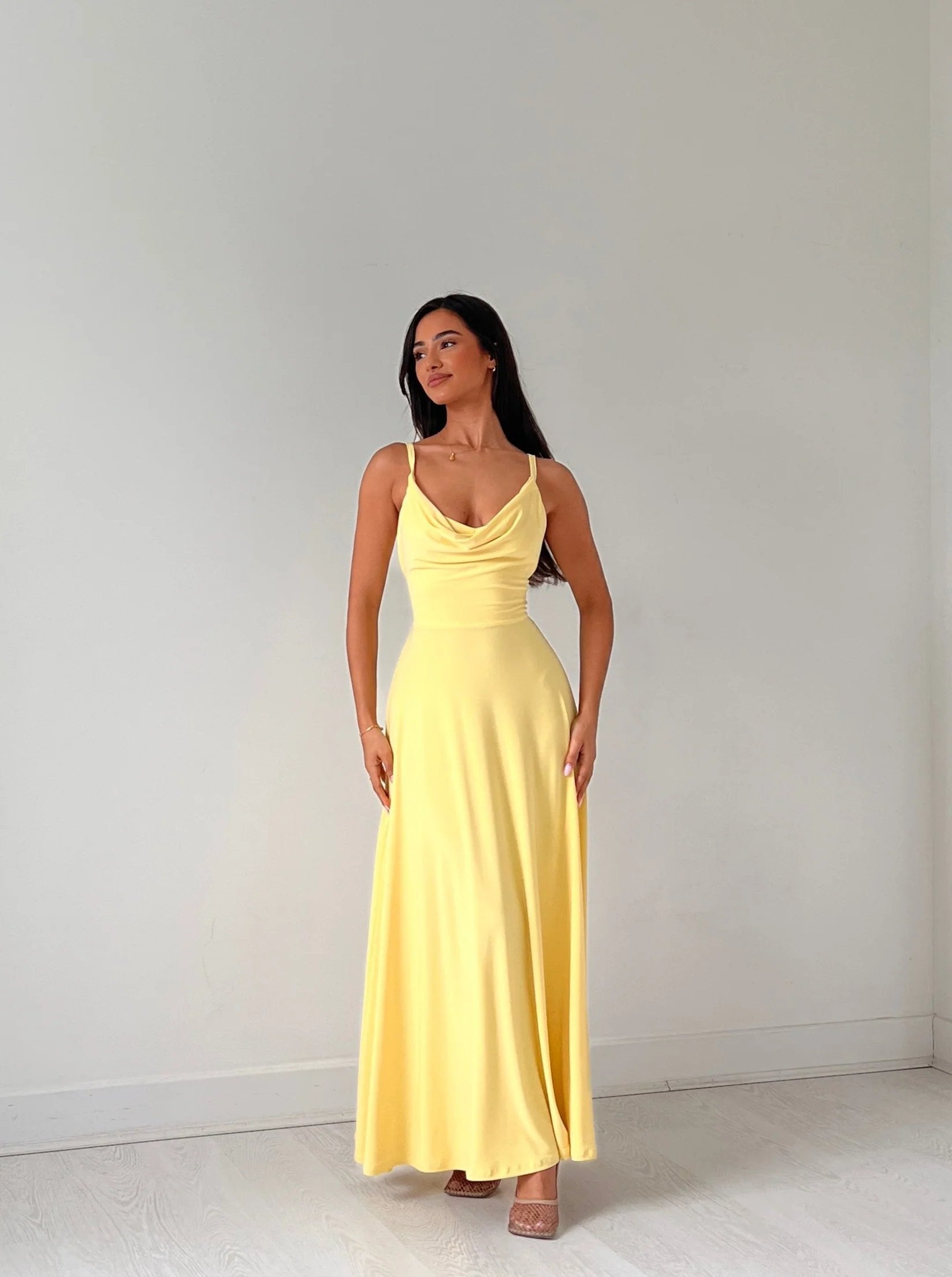 Damen Wendekleid Richelle | Drapierter Ausschnitt & Korsett-Schnürung | Blickdicht & Pflegeleicht